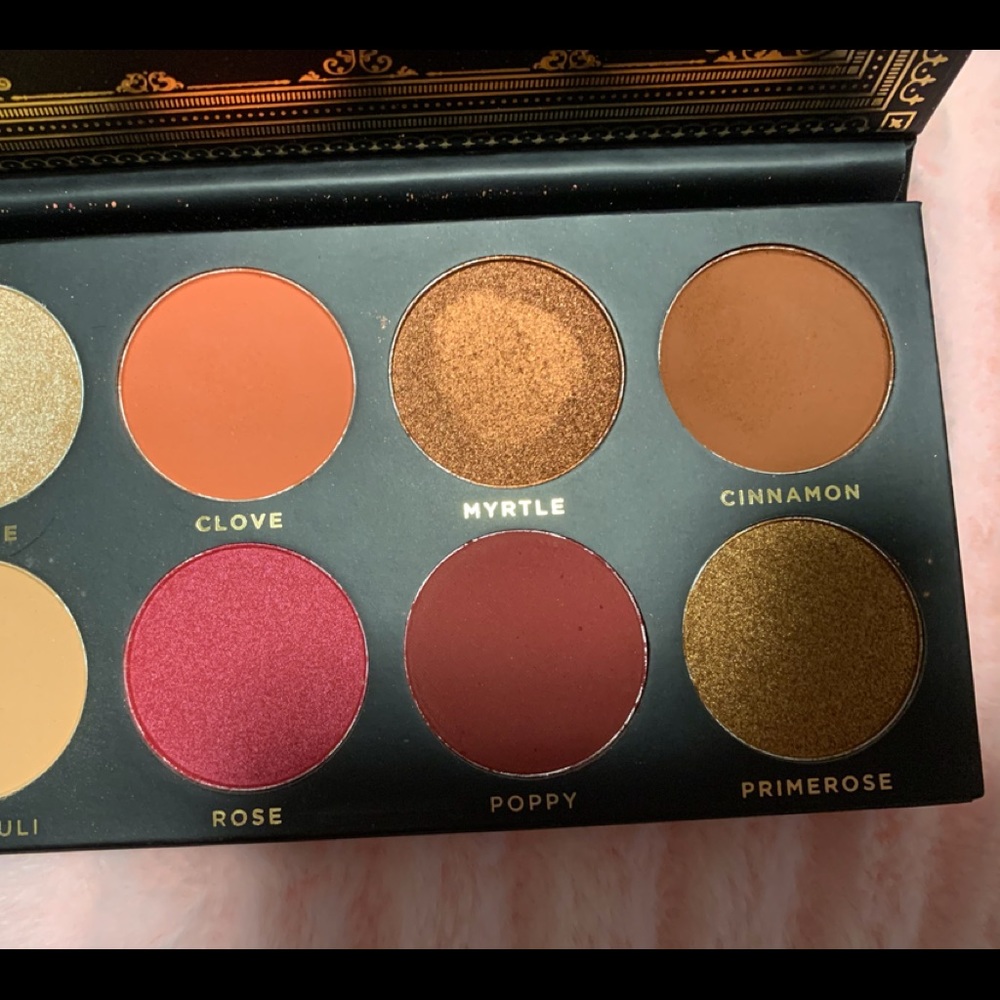Ace Beaute Eyeshadow Palette
